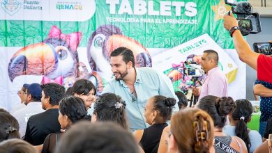 Gobierno de Puerto Vallarta entrega cerca de 6 mil tablets a estudiantes de 4º, 5º y 6º de primaria