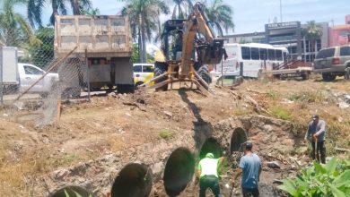 Desazolve en la vena del Río Pitillal