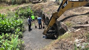 desazolve en la vena del Río Pitillal