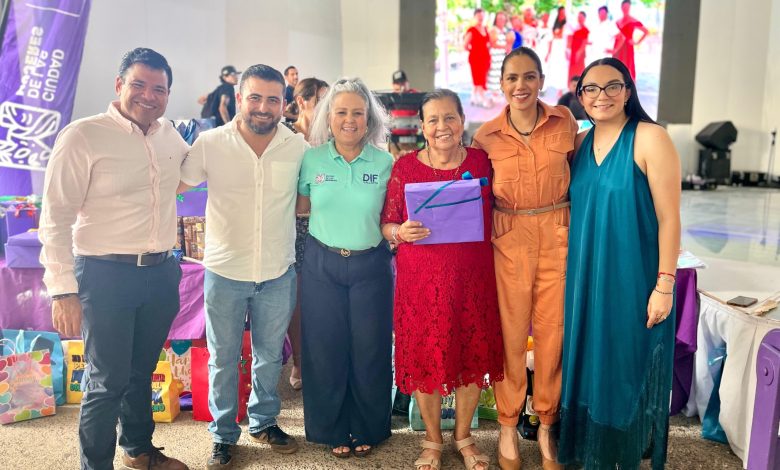 Celebra DIF a los adultos mayores, la“Cana al Aire,
