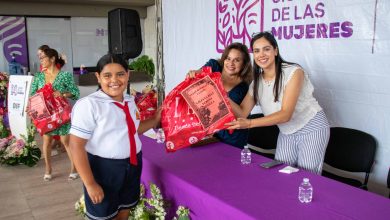 Beneficia DIF a estudiantes con el programa “Becas Padrino”