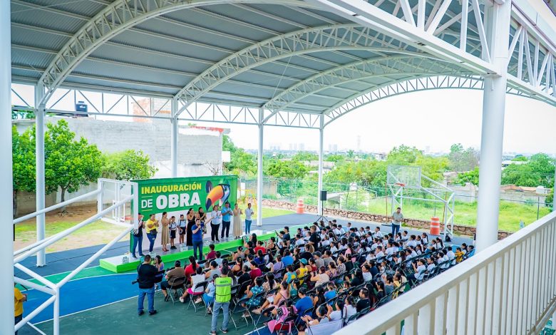 Luis Munguía cumple con obras en escuelas de Puerto Vallarta