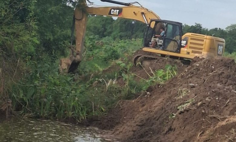 Desazolva canales y arroyos en tiempo record