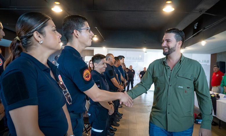 Gobierno de Luis Munguía reconoce a Protección Civil y Bomberos con histórico ascenso