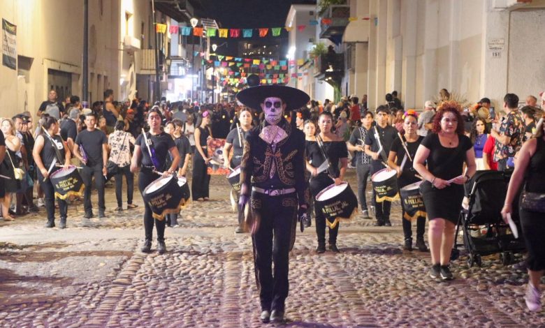 Puerto Vallarta celebra la vida con su gran Desfile de Día de Muertos