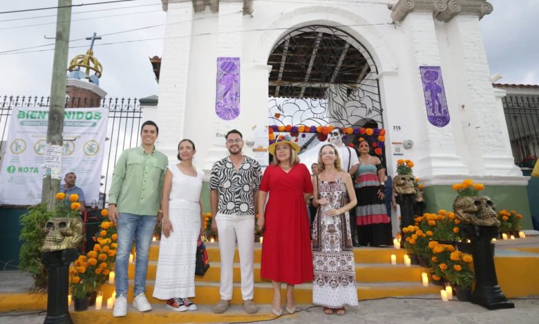 nauguran murales en el Panteón 5 de Diciembre