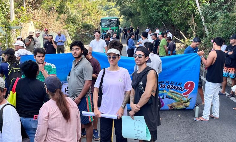 Manifestación por protección de los Arcos de Mismaloya