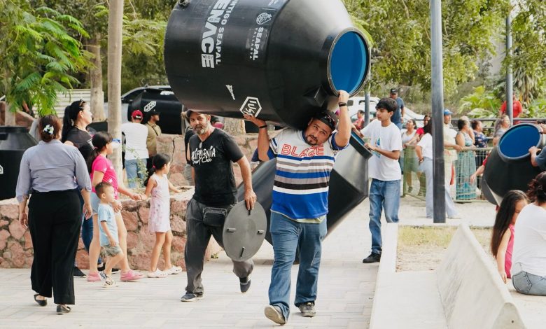 SEAPAL realiza la primera entrega de tinacos