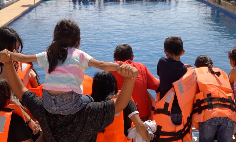 Niños de casa hogar y Vallarta Adventures.