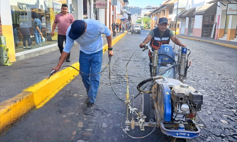 Realizan balizamiento en vialidades del centro histórico