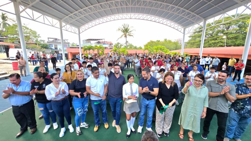 Secundaria Técnica 149 con nuevo domo