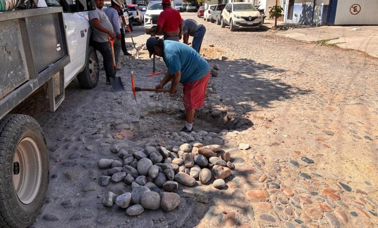 Trabajos preventivos y de rehabilitación de vialidades en Puerto Vallarta