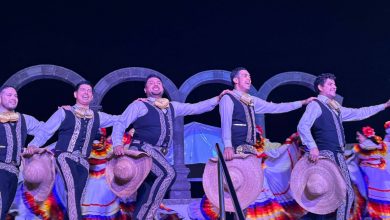 Grupo Folclórico Vallarta Azteca