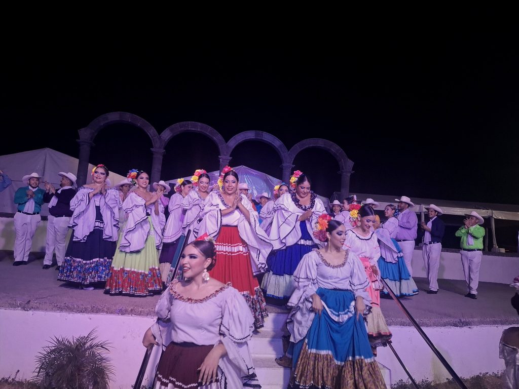 Grupo Folclórico Vallarta Azteca
