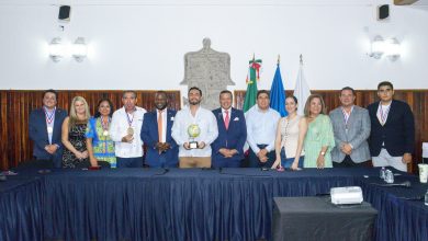Alcalde Luis Munguía recibe reconocimiento del Embajador de la ONU por su liderazgo en el servicio público
