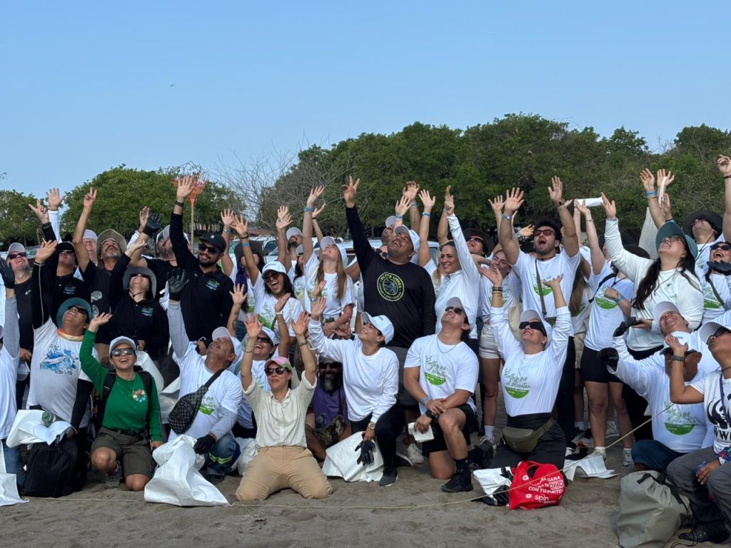 SEMARNAT, SEMADET, la Guardia Nacional y el regidor Christian Bravo Carbajal, con la participación del Campamento tortuguero Nakawe A.C. y WWF
