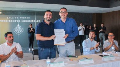 Munguía entrega títulos de propiedad