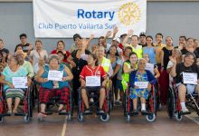 Entrega Club Rotario sillas de ruedas a usuarios de DIF Vallarta