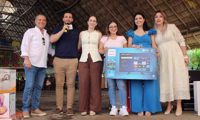 Arq. Luis Munguía celebra a las madres trabajadoras del Ayuntamiento