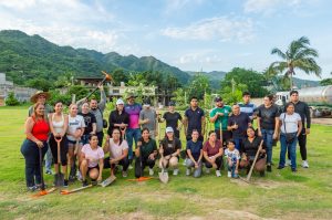Puerto Vallarta planta más de 800 árboles