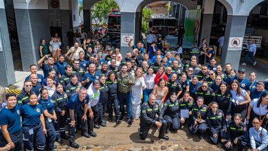 Luis Munguía reconoce la gran labor de los bomberos en su día