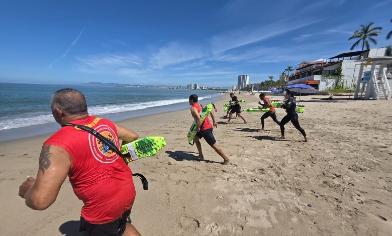 Recibe Protección Civil nuevo equipo para fortalecer su labor en las playas