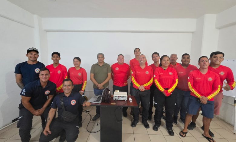 Capacitan a elementos de Salvamento Acuático en certificación Blue Flag