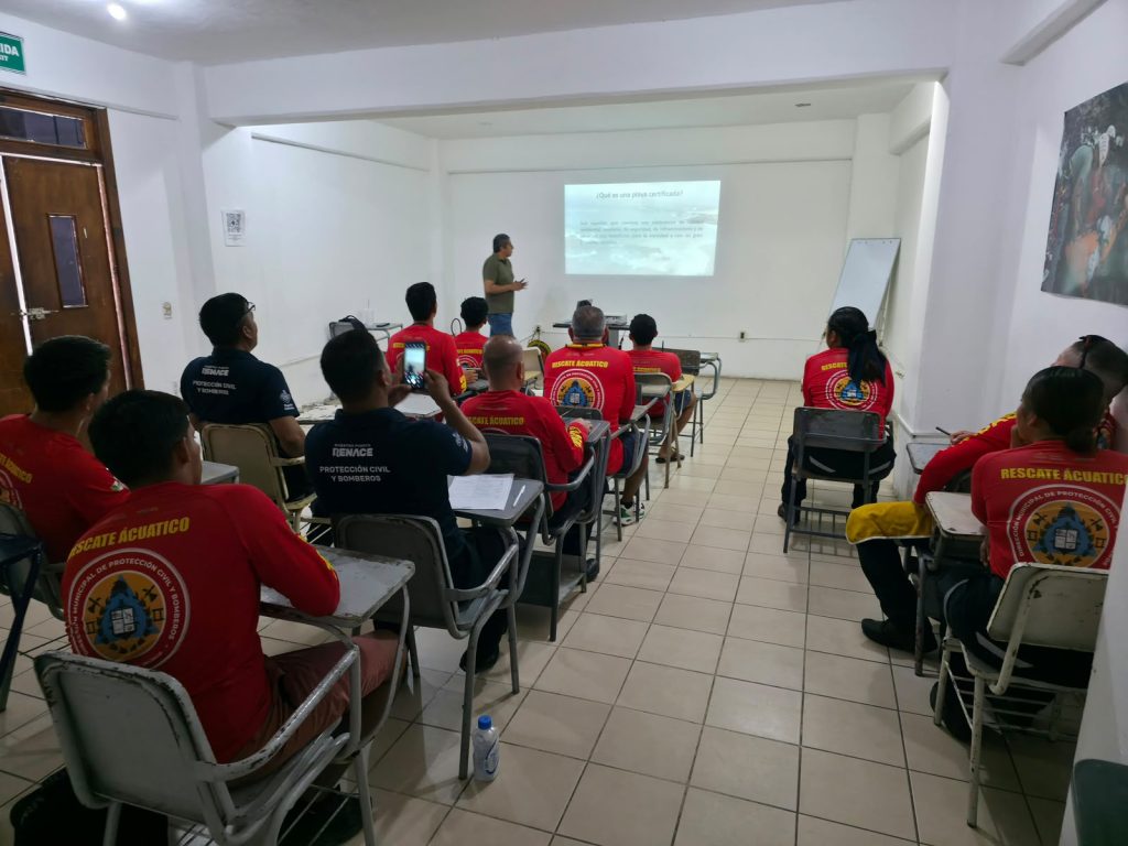 Capacitan a elementos de Salvamento Acuático en certificación Blue Flag